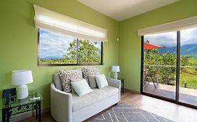 Villa Kiskadee - Beautiful Mountain Views With Private Pool
